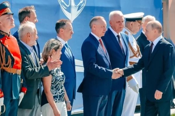 Legenda flota vladimir putin i aleksandr beglov otkryli pamjatnik ushakovu fa6b5b2.webp