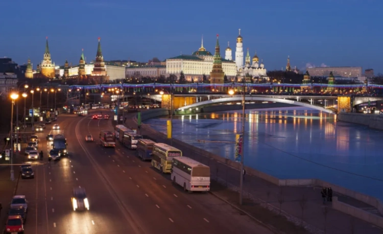 Ночной город москва россия набережная кремль ночные огни московская река moscow the kremlin quay russia n